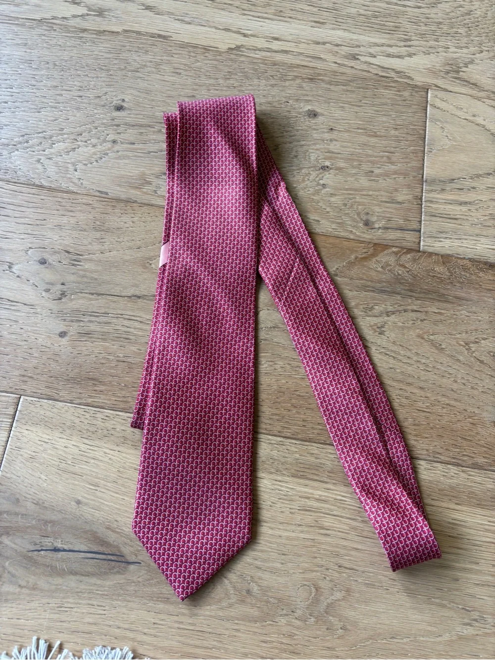 Luxury red red ties salvatore ferragamo, armani, facconable